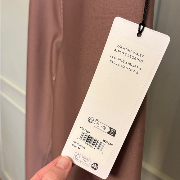 ALO Airlift High Waist NWT Medium Yoga Legging- Wild mushroom color MSRP $134 - Picture 6 of 6